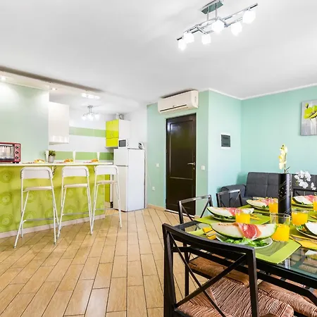 Апартаменты 556 Shopping Centre Pueblo Canario Плая-де-лас-Америкас