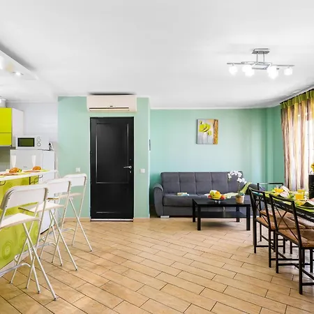 556 Shopping Centre Pueblo Canario Appartement