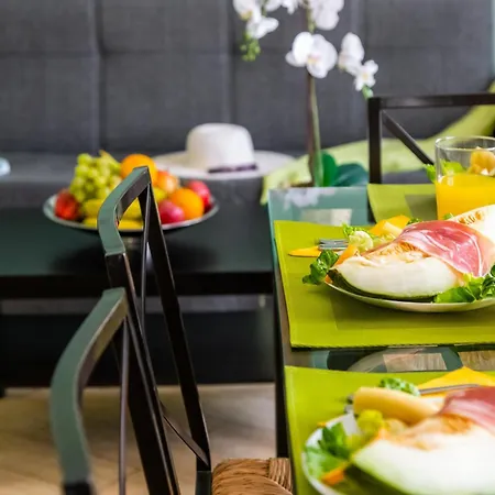 556 Shopping Centre Pueblo Canario Apartamento