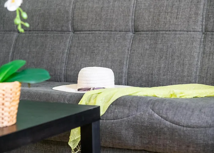 556 Shopping Centre Pueblo Canario Apartment