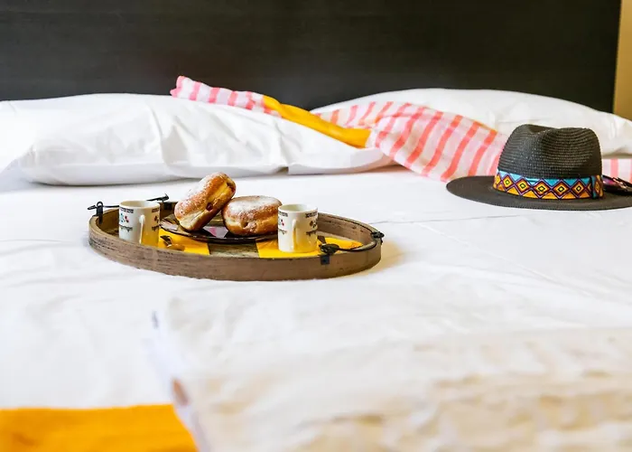 556 Shopping Centre Pueblo Canario * Playa de las Americas (Tenerife)